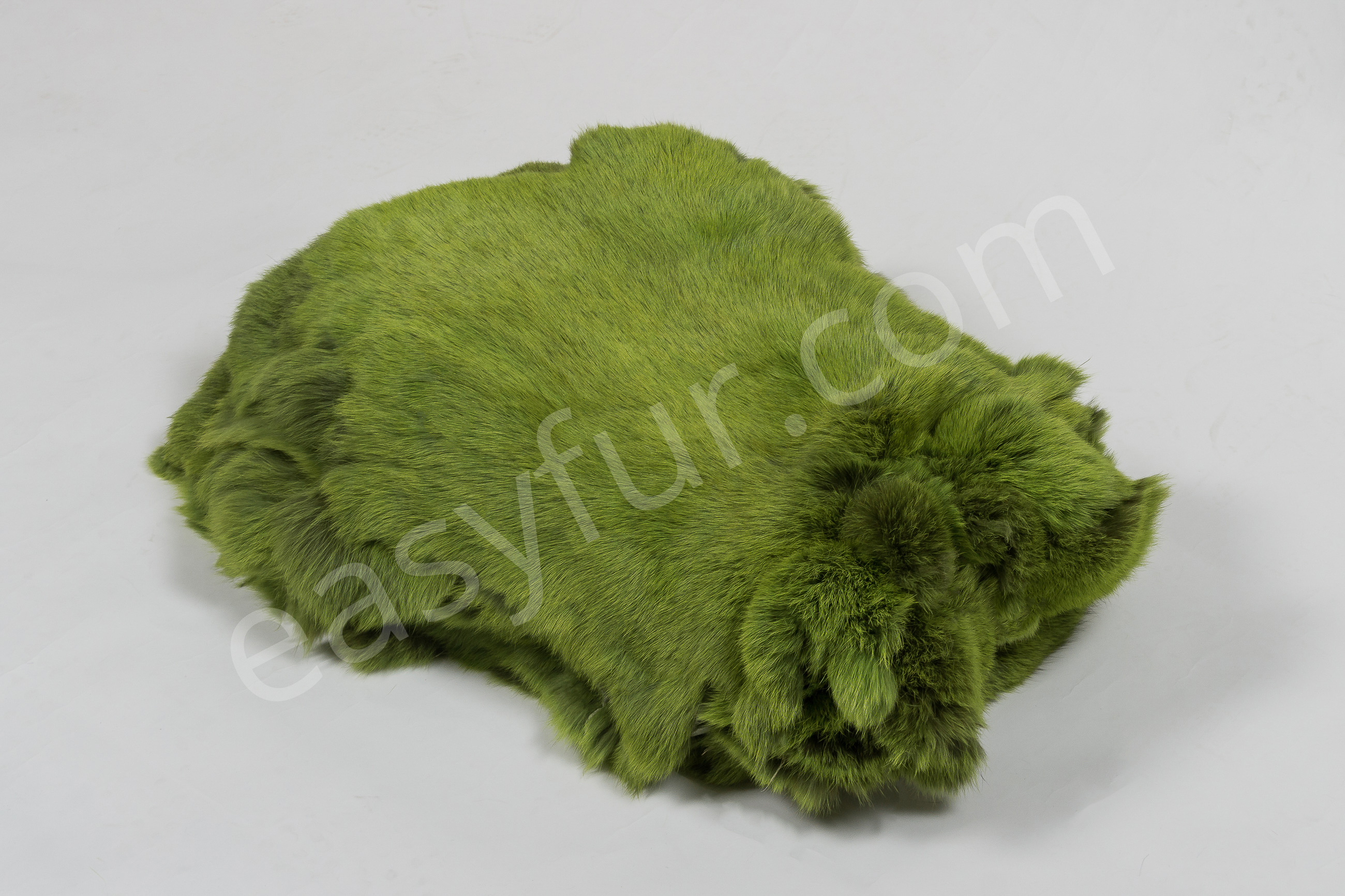 1-1835-Kaninchen-Felle-Maigruen-Rabbit-skins-Easyfur