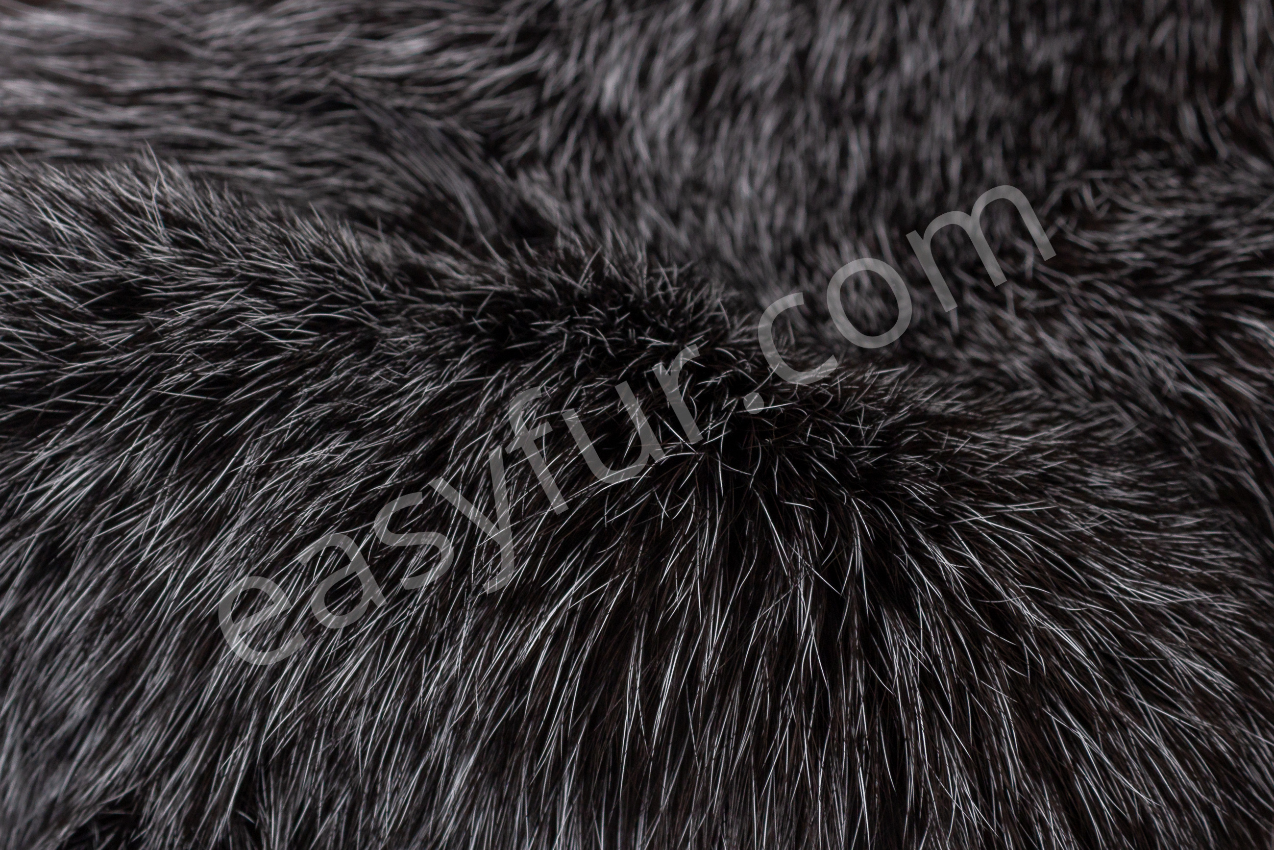 5-2945-Kaninchen-Felle-grau-weissen-Spitzen-Rabbit-Skins-gray-Easyfur