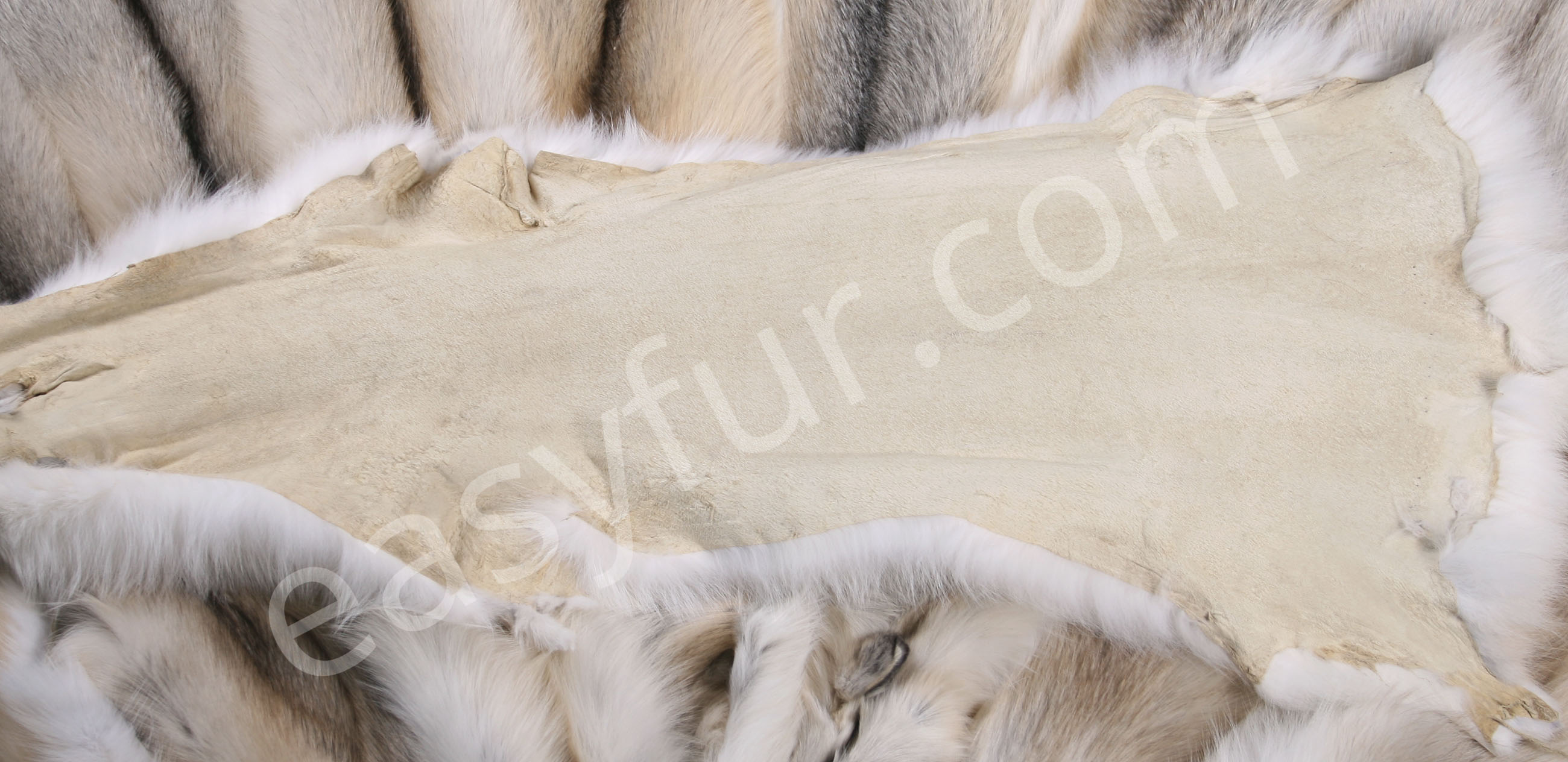 fawn-light-fox-fur-skins-2