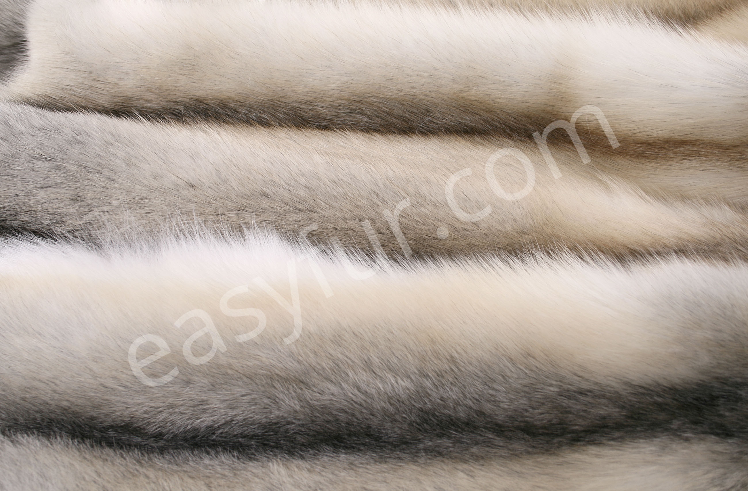 fawn-light-fox-fur-skins-4