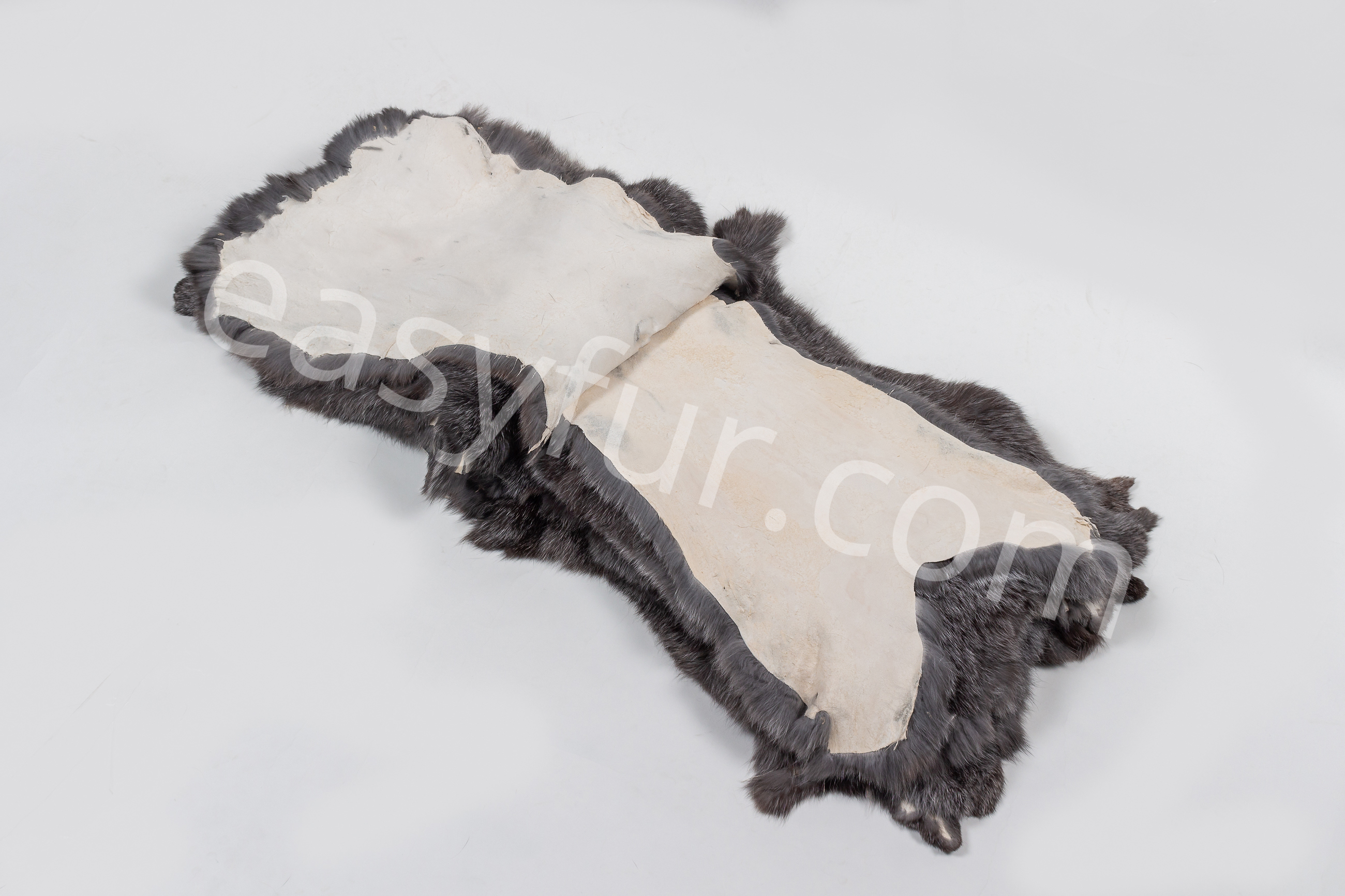 4-2945-Kaninchen-Felle-grau-weissen-Spitzen-Rabbit-Skins-gray-Easyfur