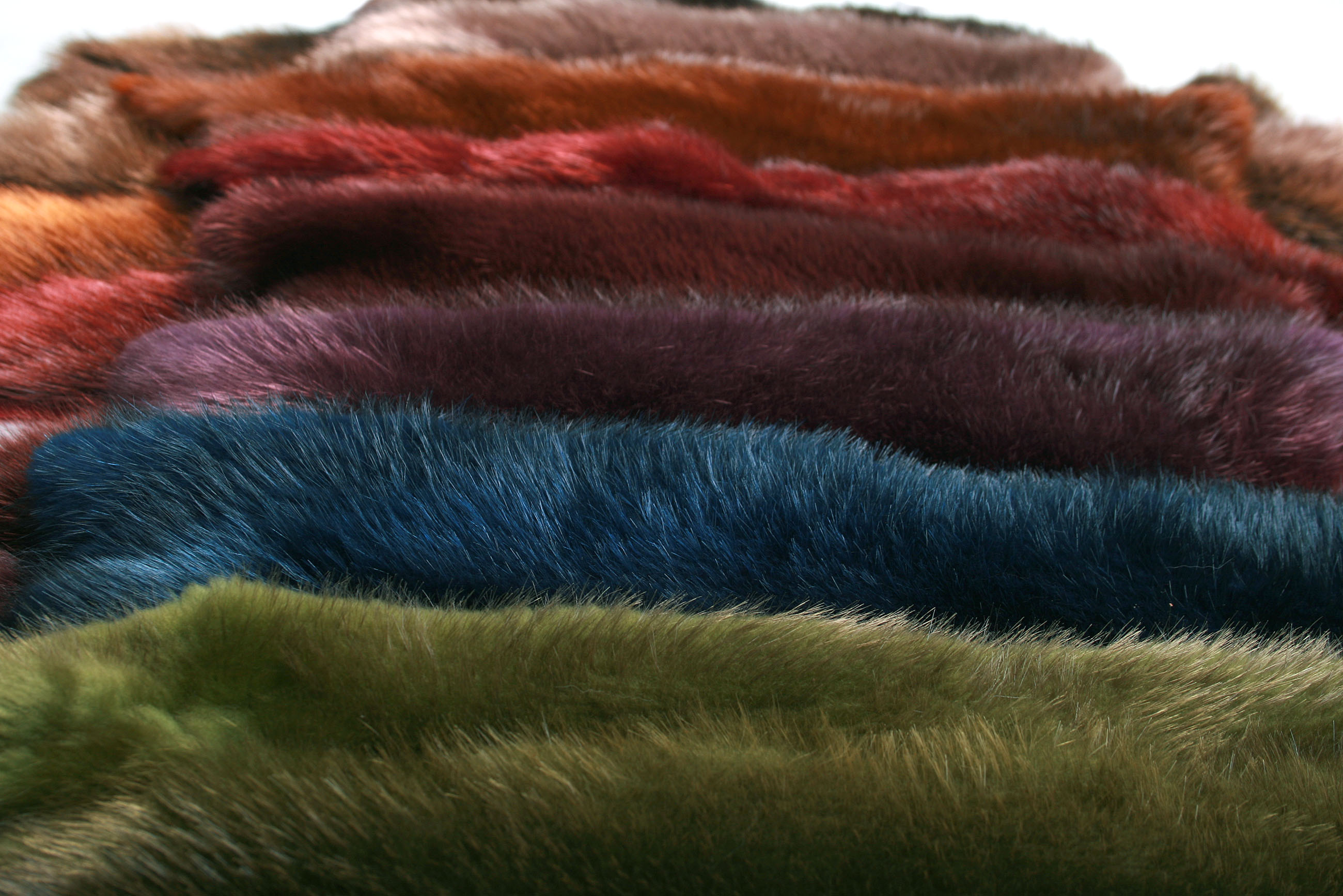 Biberfell-Faerbung-beaver-skins-coloured-2