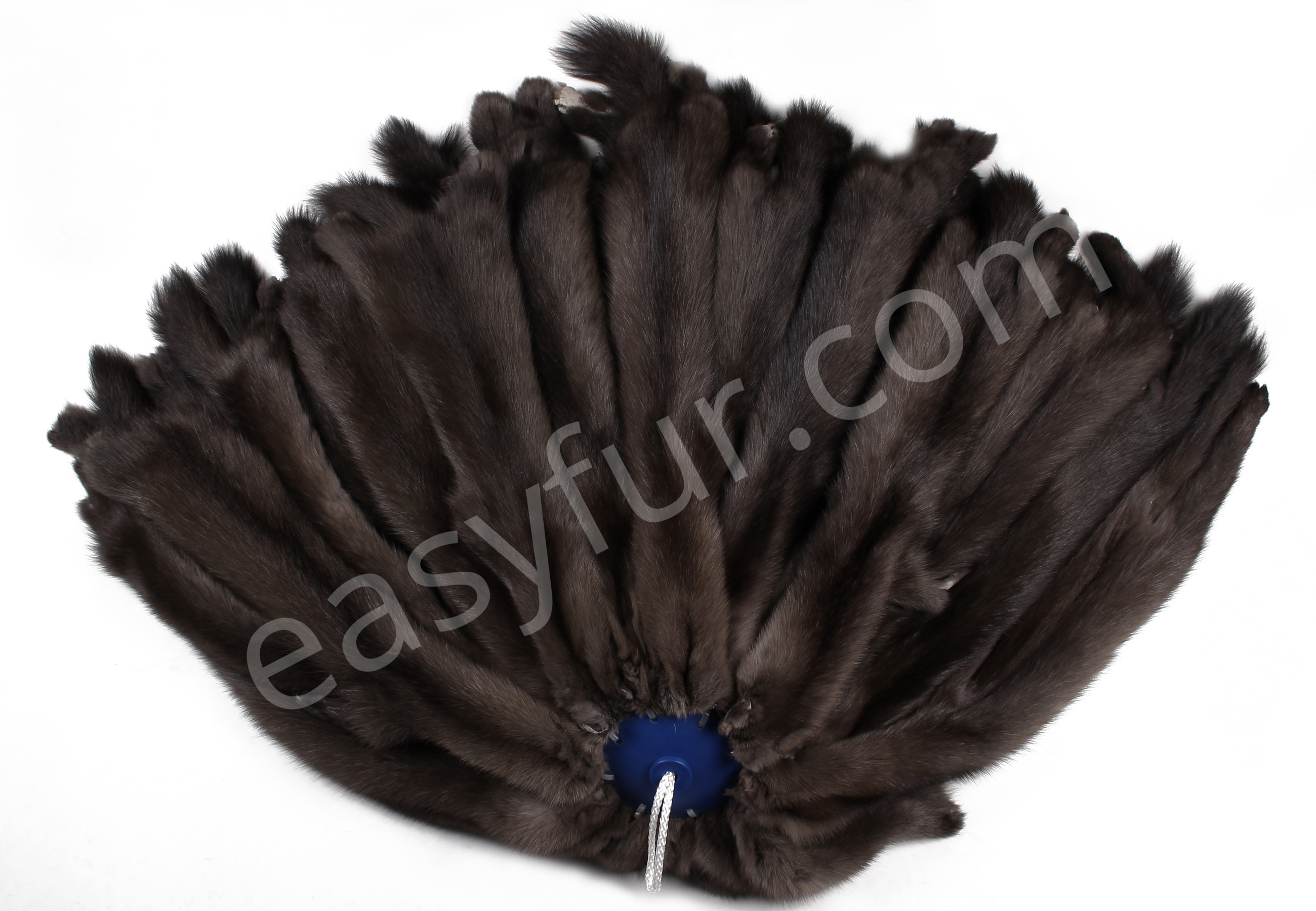 01-5495-Russian-Sable-Skins-Titanio-easyfur
