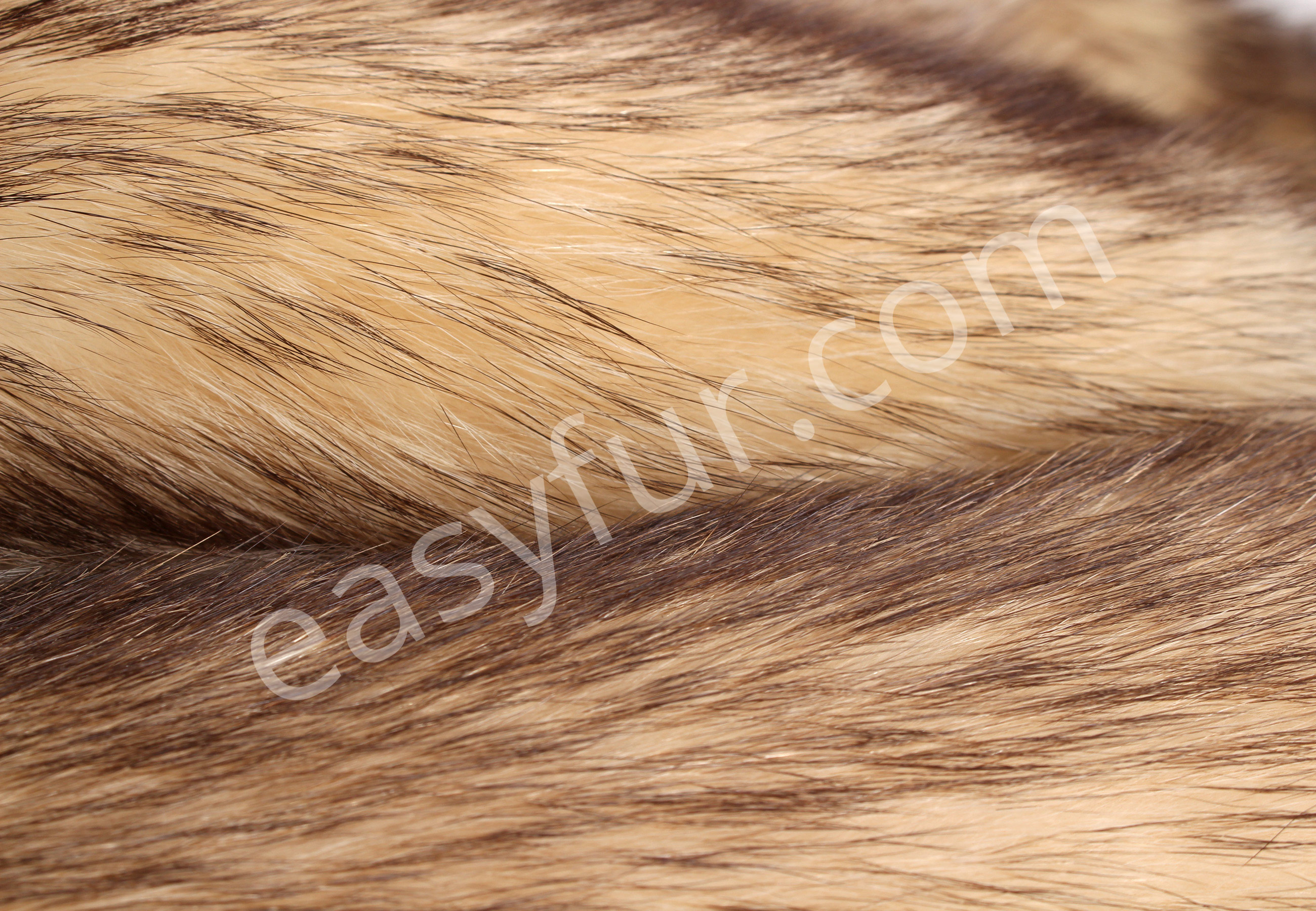 06-5810-Canadian-Raccoon-Pelts-easyfur