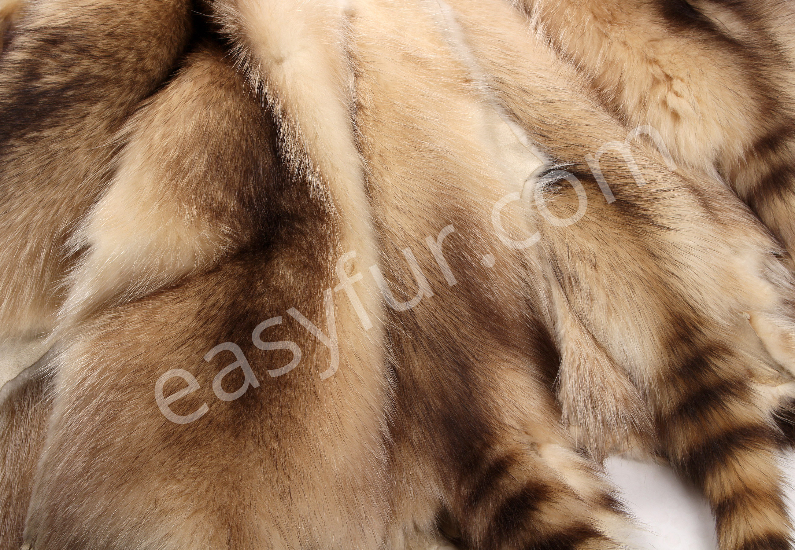 05-5810-Canadian-Raccoon-Pelts-easyfur