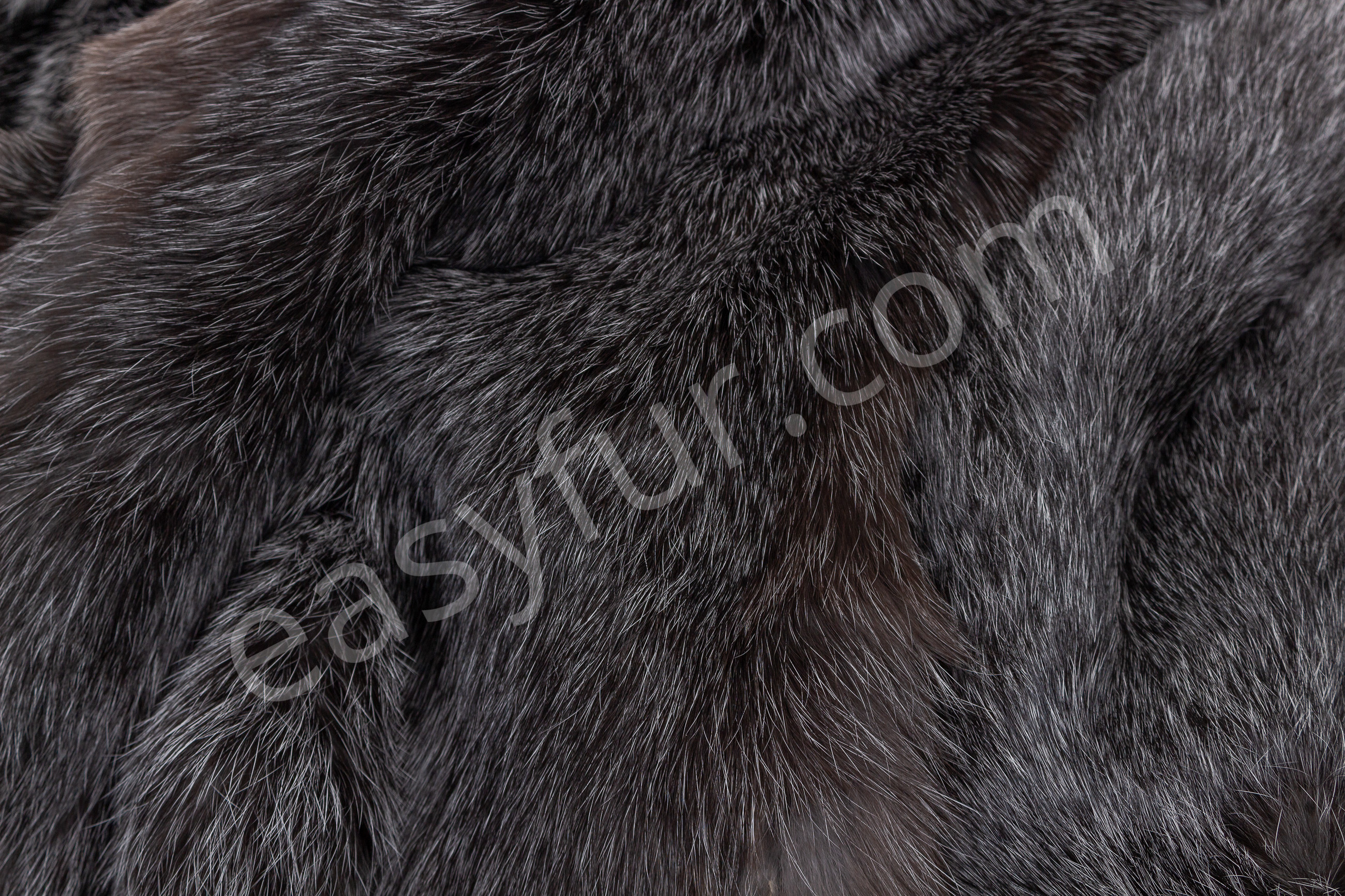 6-2945-Kaninchen-Felle-grau-weissen-Spitzen-Rabbit-Skins-gray-Easyfur