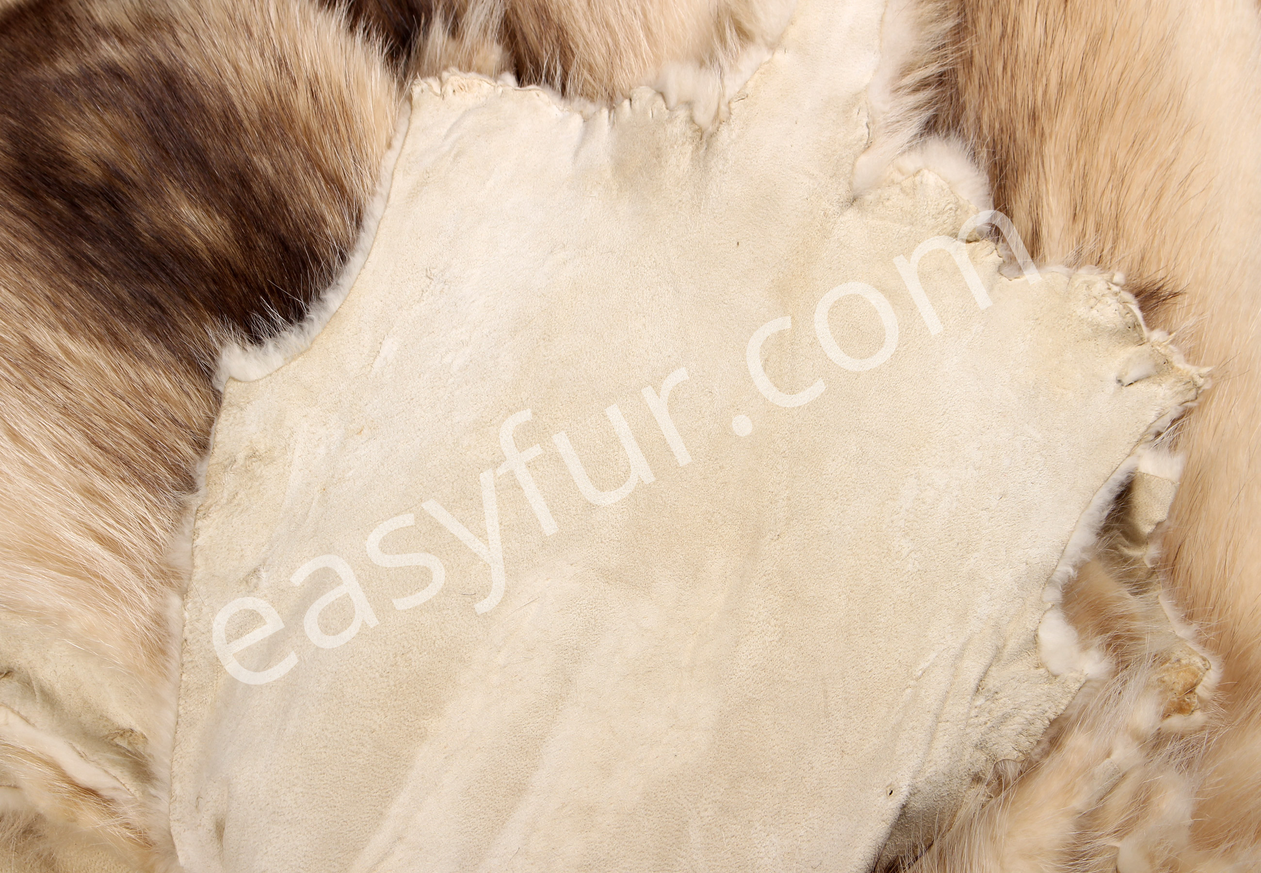 07-5810-Canadian-Raccoon-Pelts-easyfur