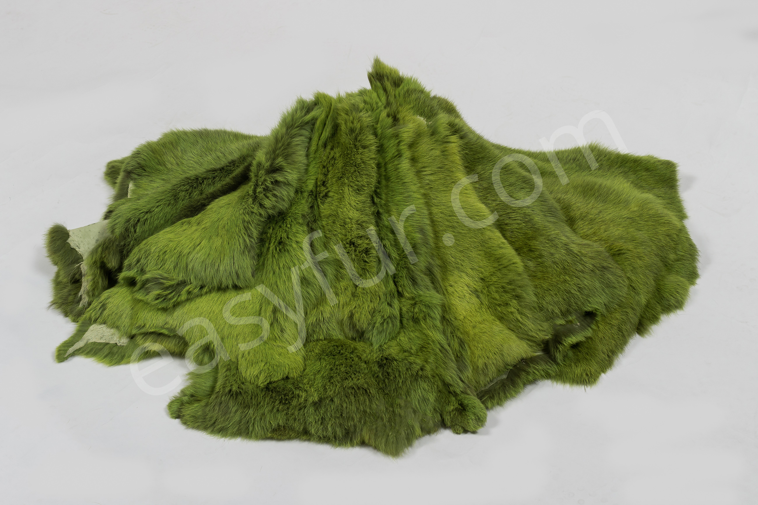 4-1835-Kaninchen-Felle-Maigruen-Rabbit-skins-Easyfur