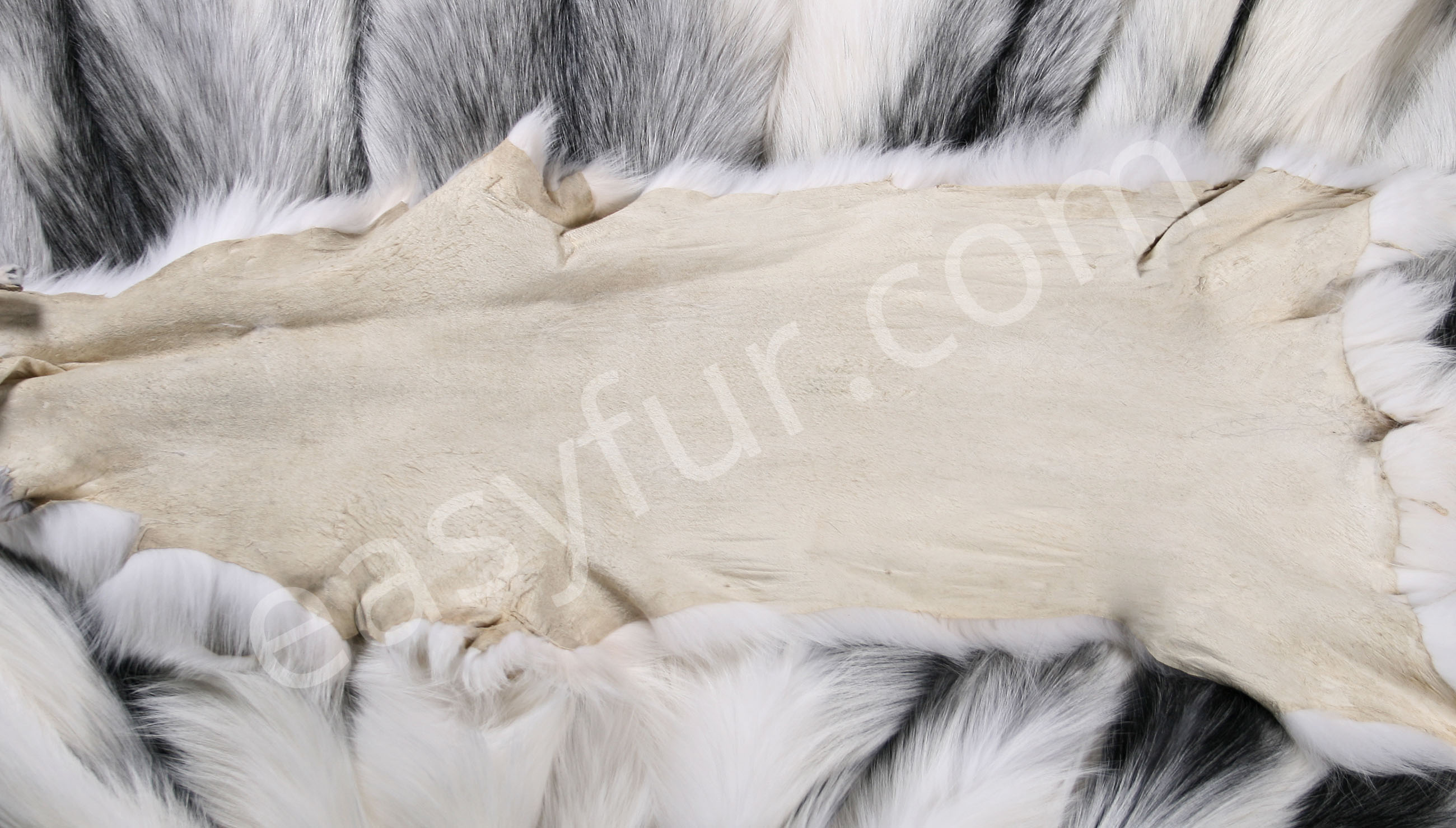 arctic-marble-fox-fur-skins-4