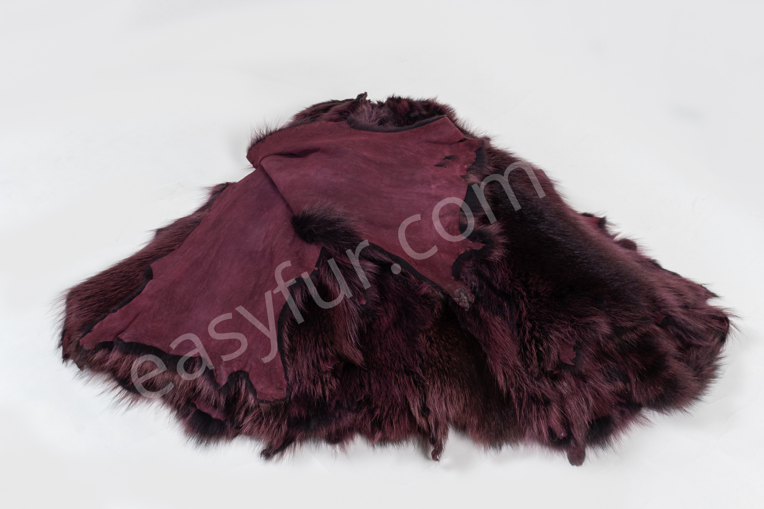 3-5813-Waschbaer-Felle-Aubergine-Racoon-Fur-Skins-bordeaux-Easyfur