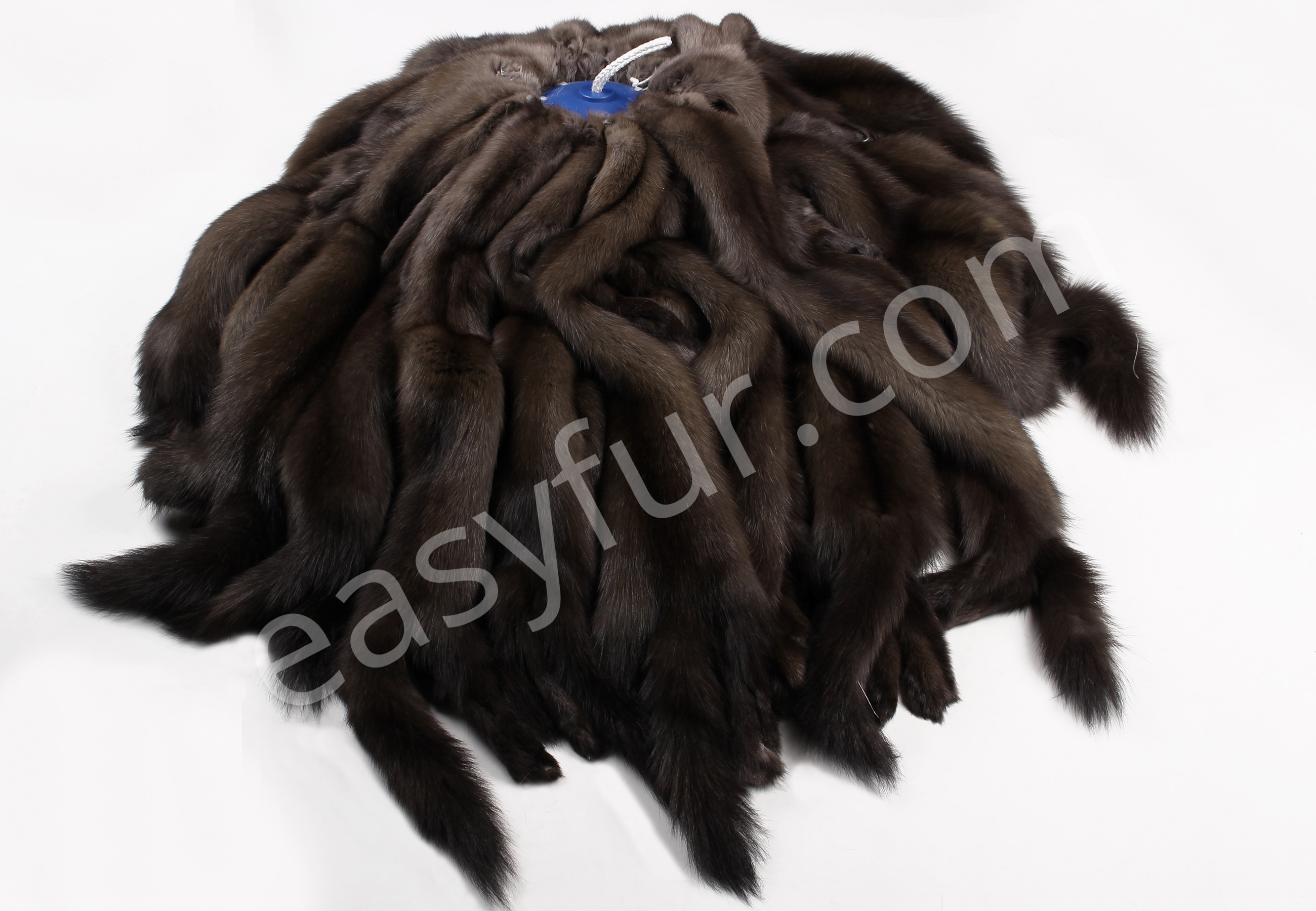 02-5495-Russische-Zobel-Felle-Titanio