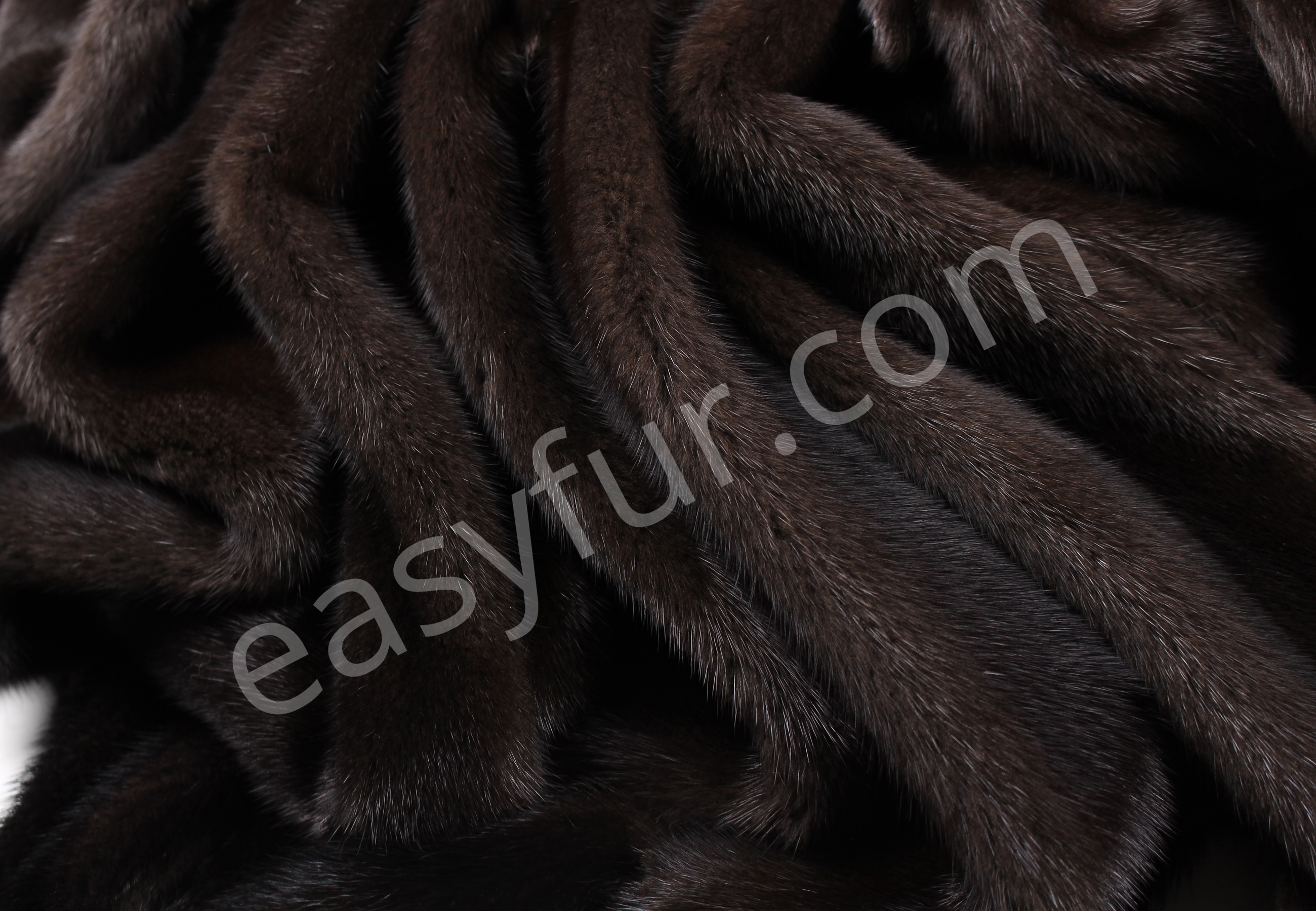 03-4920-Mink-Skins-Mahagony