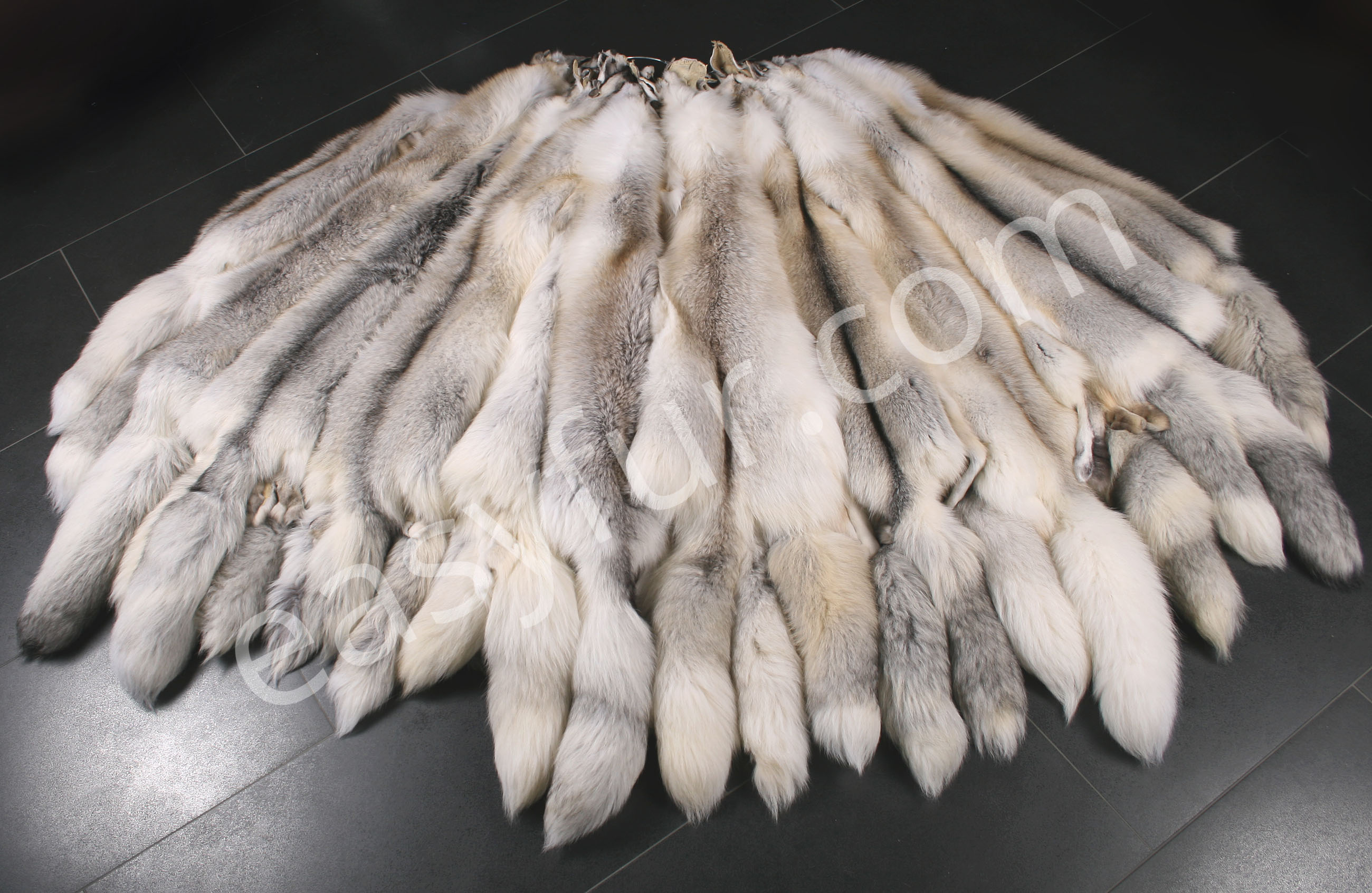 fawn-light-fox-fur-skins-7