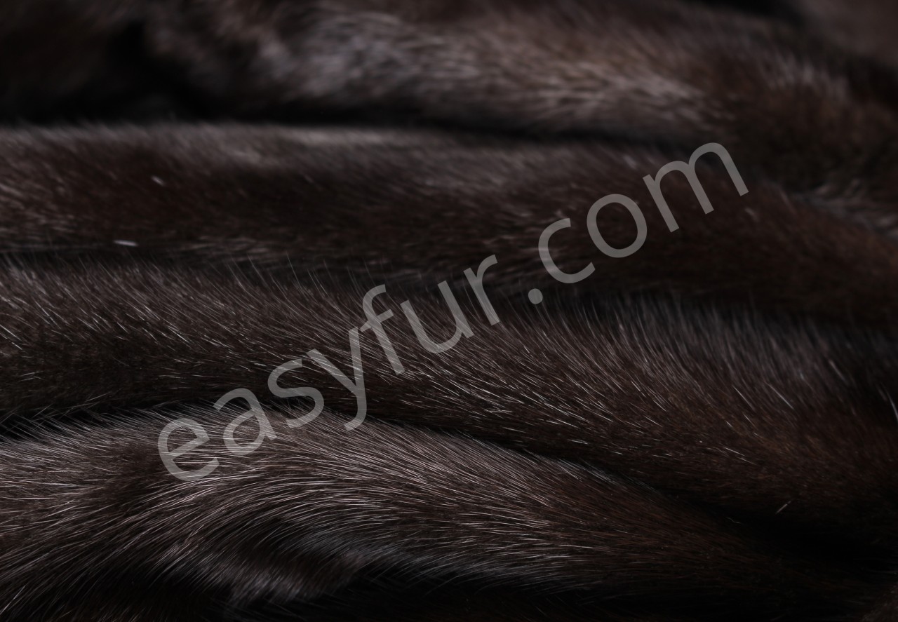 Mink Skins in Mahagony color